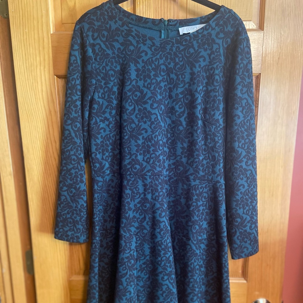 BEAUTIFUL HOLIDAY DRESS! Green & black Loft size 12 dress worn only once.
